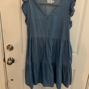 Time & Tru Flutter Sleeve Chambray dress Sz M in EUC Rare